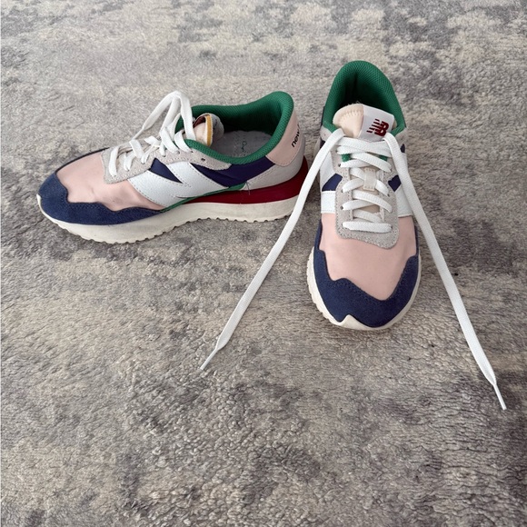 Women's 237 Flower Power Color Block Low Top Sneakers. Worn twice - Picture 3 of 7